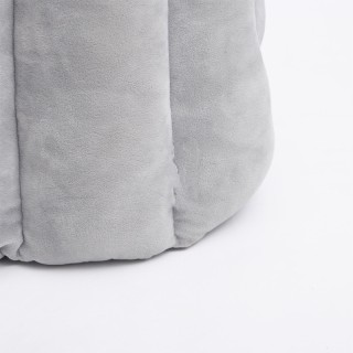 Comfortable and safe velvet pet house bed